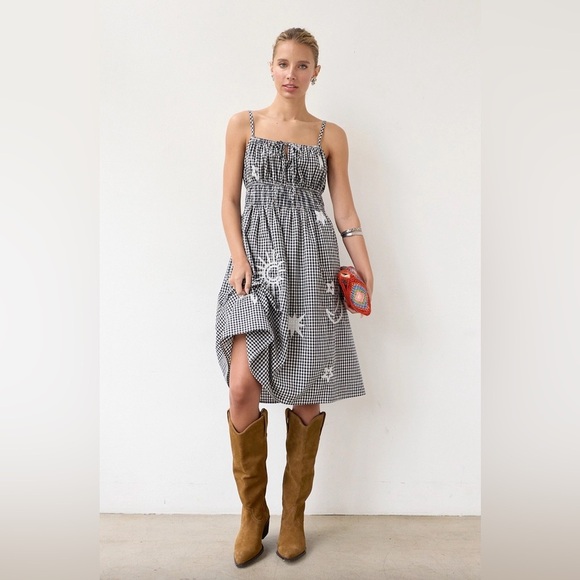 Brand new with tags Black and White Gingham Dress with Embroidered Details M - Picture 4 of 6